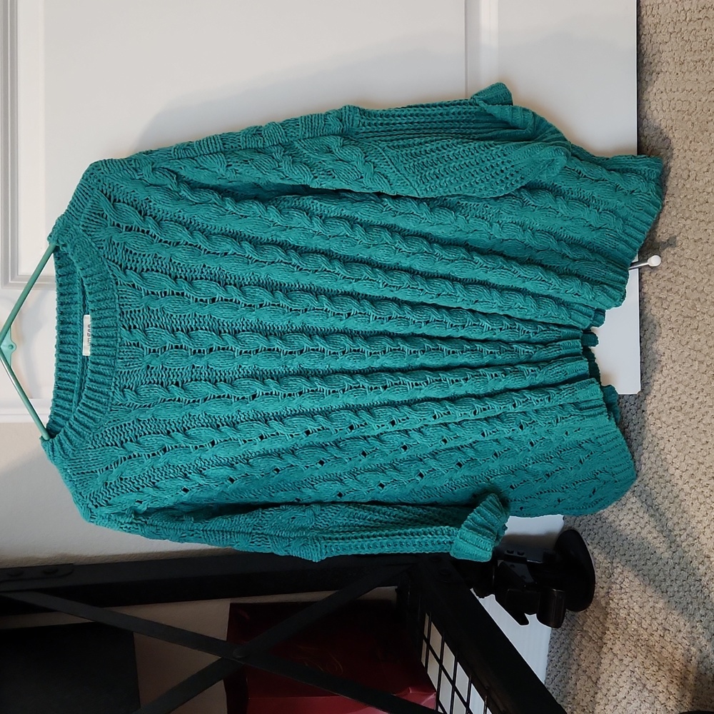 UMGEE Green sweater sz S
